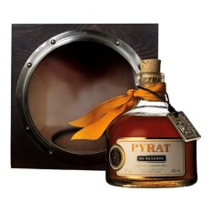 Pyrat XO Reserve 0,7l 40% dřevěný box